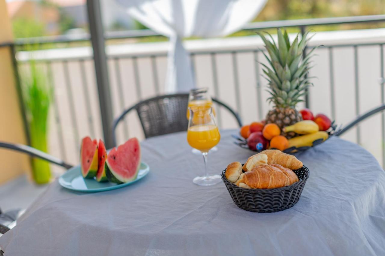 Villa Family And Friends Private Heated Pool With Jacuzzi Zadar Eksteriør billede