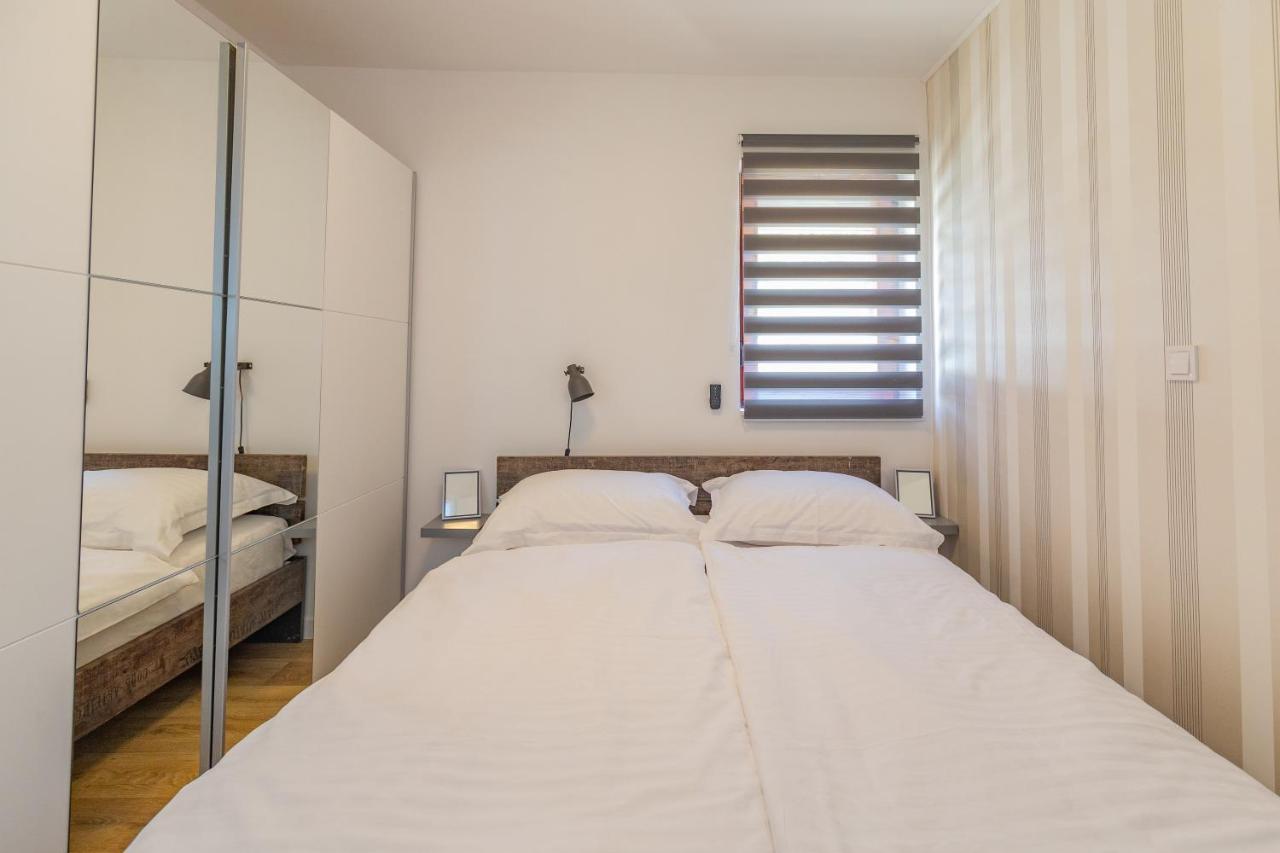 Villa Family And Friends Private Heated Pool With Jacuzzi Zadar Eksteriør billede