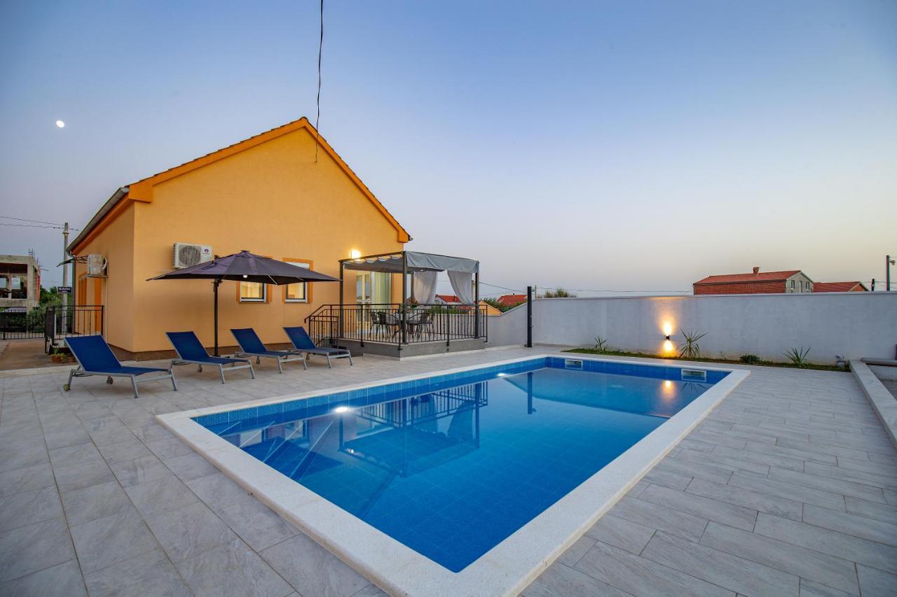Villa Family And Friends Private Heated Pool With Jacuzzi Zadar Eksteriør billede