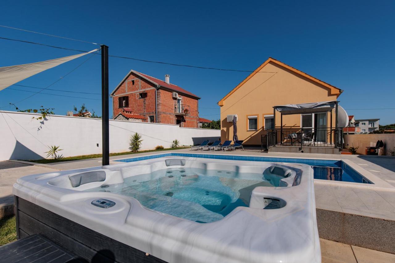 Villa Family And Friends Private Heated Pool With Jacuzzi Zadar Eksteriør billede