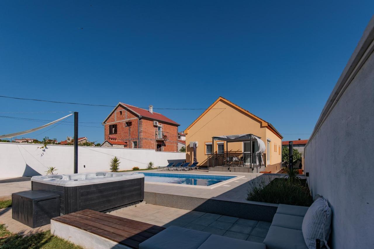 Villa Family And Friends Private Heated Pool With Jacuzzi Zadar Eksteriør billede