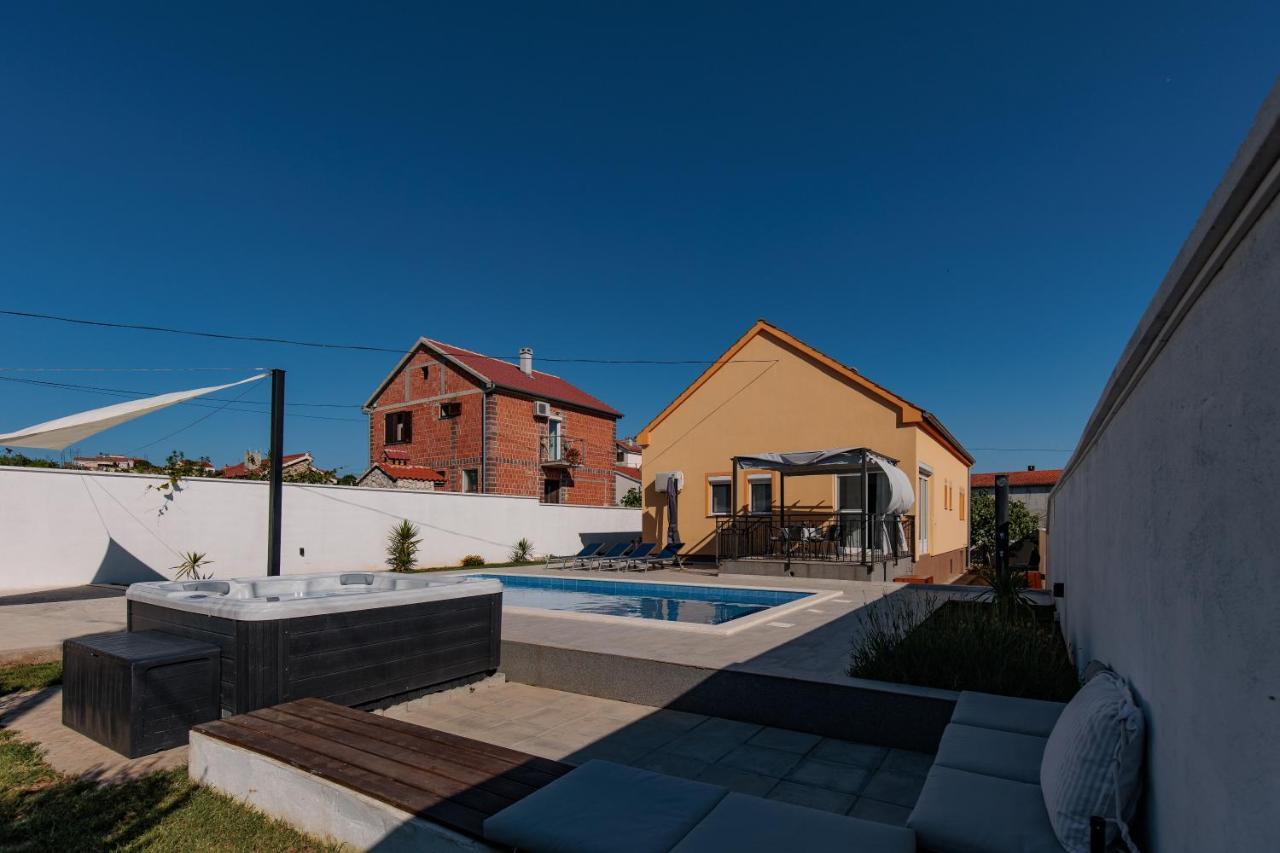 Villa Family And Friends Private Heated Pool With Jacuzzi Zadar Eksteriør billede